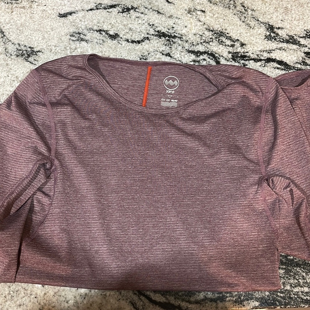 Janji running top